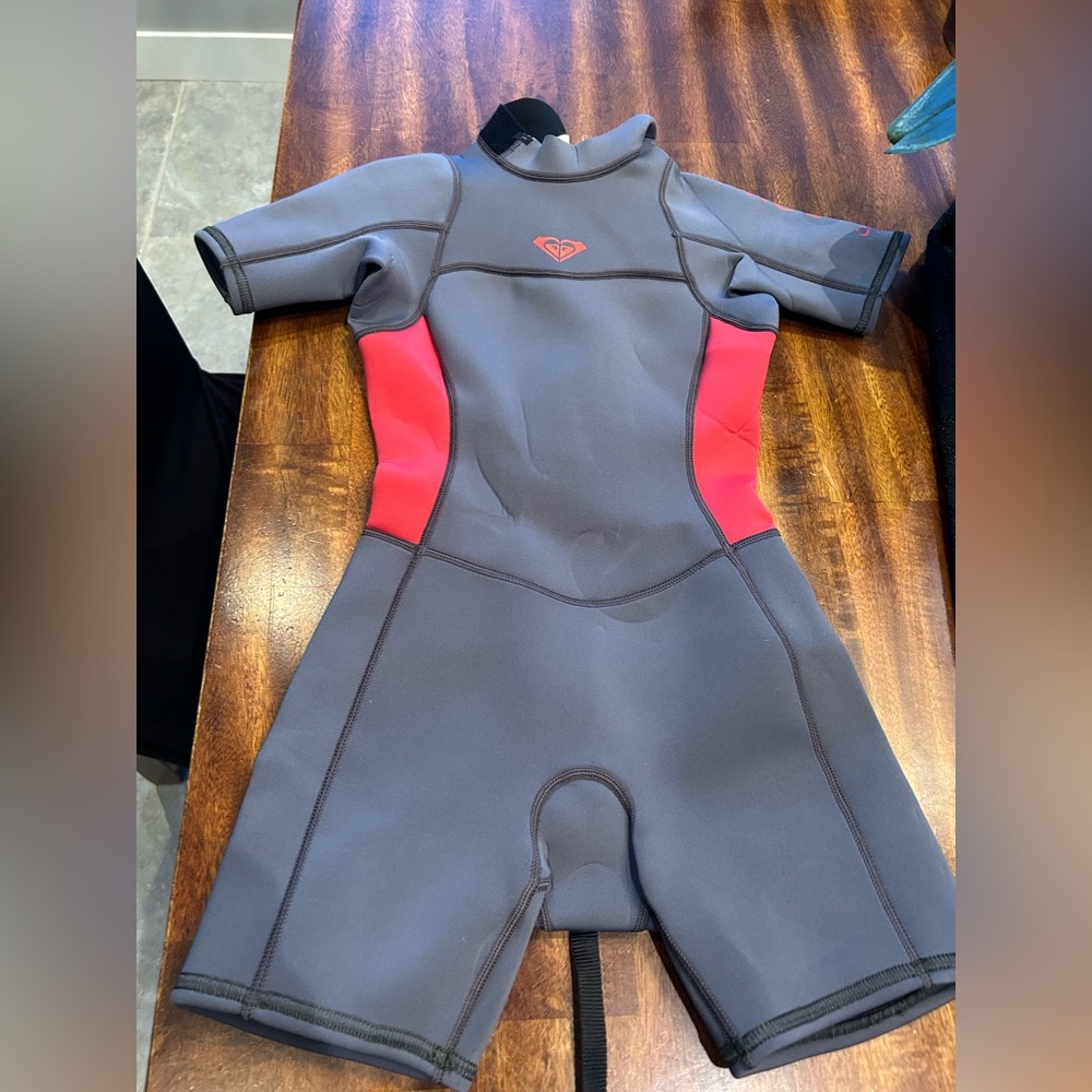 Roxy Wetsuit size 8 (kids)